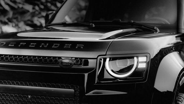 Land Rover Defender OCTA Black