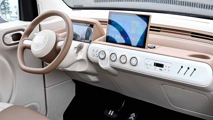 Интерьер Bestune Pony