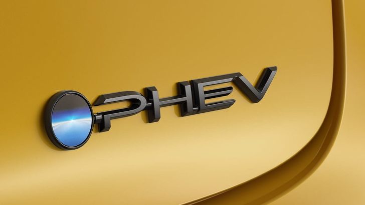 Toyota Prius PHEV Night Shade