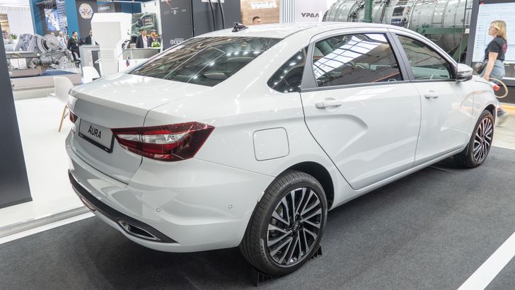 LADA Aura