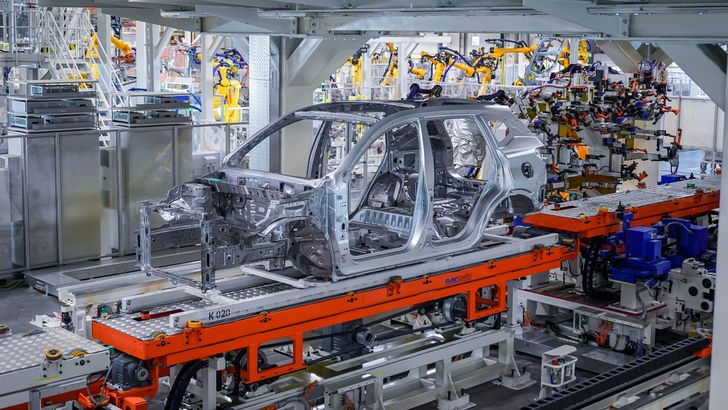 Что произошло на экс-заводе Volkswagen в Калуге и повлияло ли это на выпуск Tenet. Официальный ответ