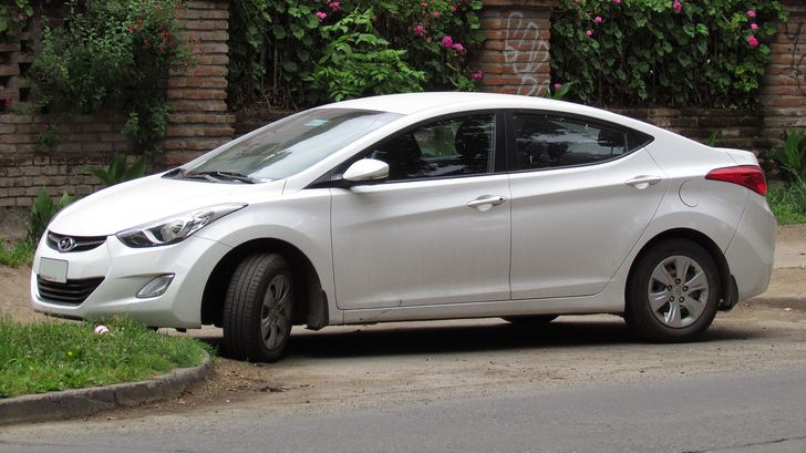Hyundai Elantra 2023 года
