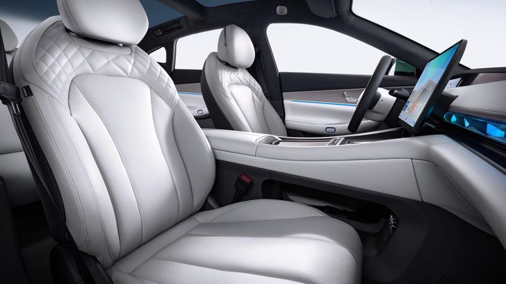 Интерьер Exlantix ES