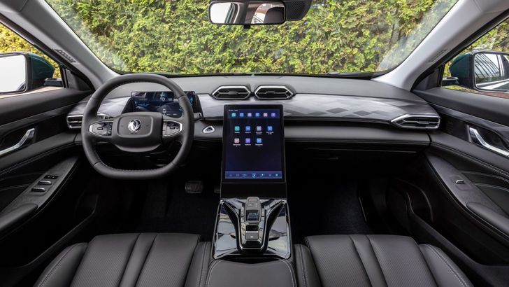 Интерьер Dongfeng Mage