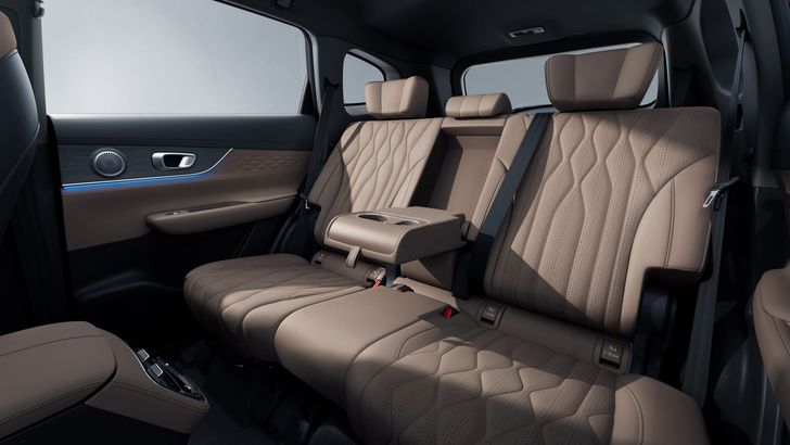 Интерьер Tenet T8