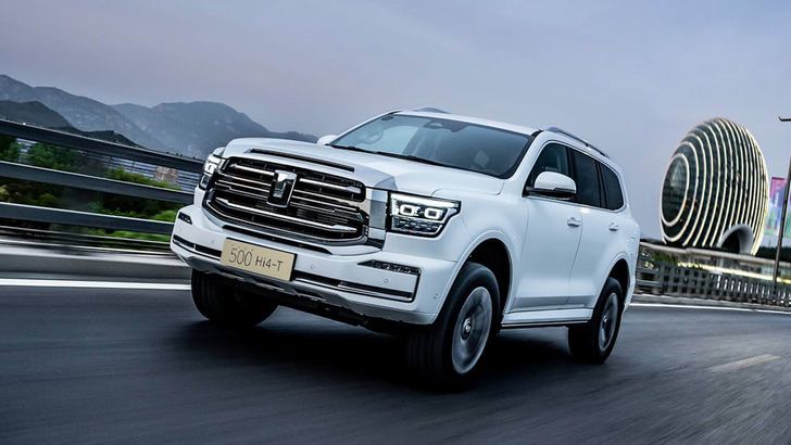 Новая версия Tank 500 стала самой мощной в России: гибрид Hi-Charge с 394 л. с