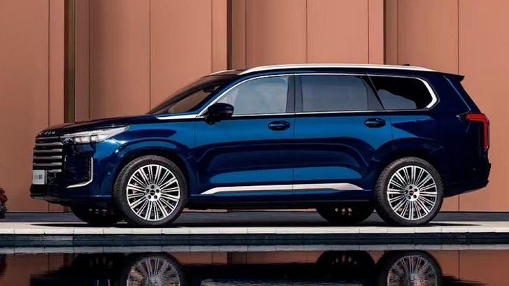 Начались продажи обновленного кроссовера Exeed VX, который должен появиться в России. Цена приятно удивит