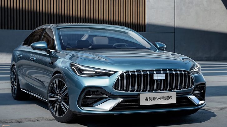 Geely показала новый седан со «злым» дизайном, которого нет в России