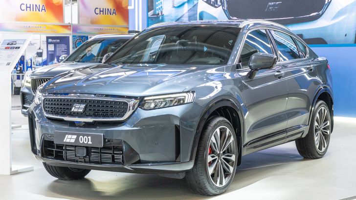 В России неожиданно подорожал кроссовер-клон Geely Tugella. Сколько он стоит теперь