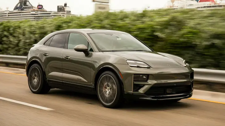 Электрический Porsche Macan