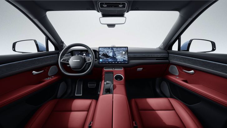 Интерьер Seres M5