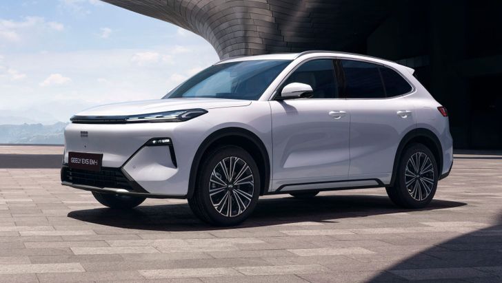 Geely раскрыла название «инновационной» модели для России. Такой у нас еще не было