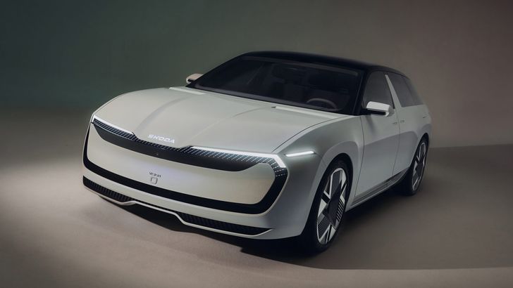 Автопилот и распашные двери: посмотрите, какой может стать новая Skoda Octavia