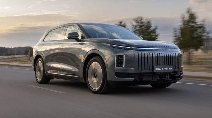 В России неожиданно подорожал гибридный кроссовер, которому не страшен 30-градусный мороз