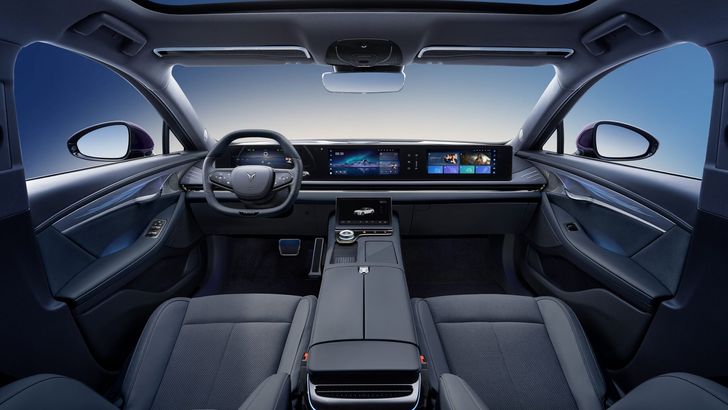 Интерьер Voyah Passion EVR