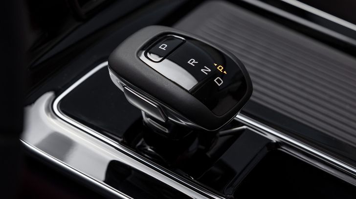 Нашествие «роботов»: в России стало почти вдвое больше автомобилей с этой коробкой передач