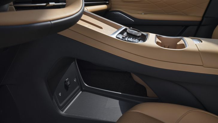 Интерьер Geely EX5 EM-i