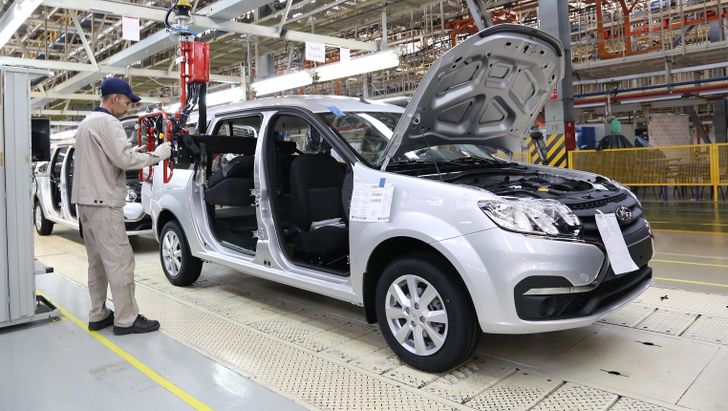 АвтоВАЗ рассказал, когда вернется к пятидневному графику производства автомобилей «Лада»