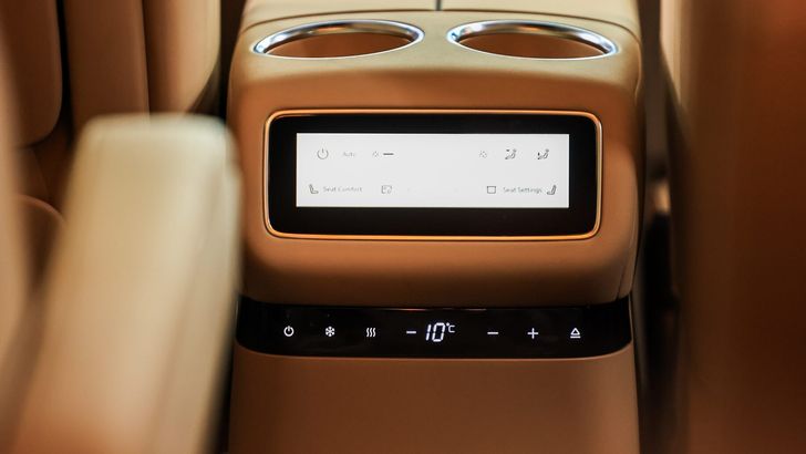 Интерьер Exeed ET8