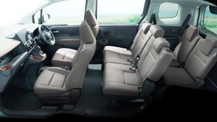 Интерьер Toyota Sienta