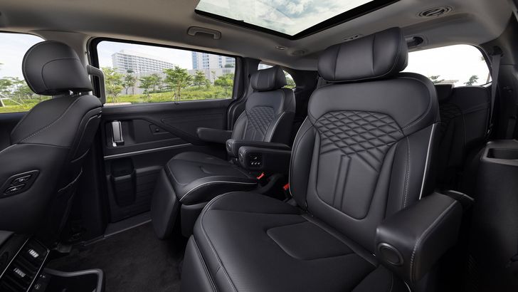 В России появился практичный семиместный Hyundai, который стоит дешевле «китайцев»