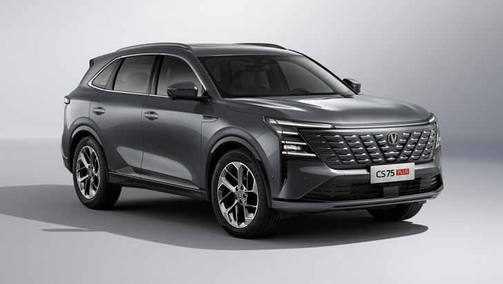 Полный привод и другой взгляд на доступный «премиум»: новый Changan CS75 Plus появился в России
