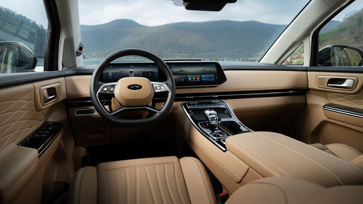 Интерьер JAC RF8