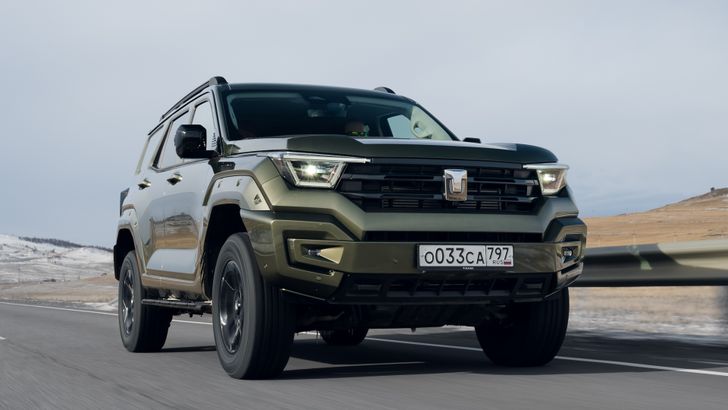 В России начались продажи рамного внедорожника Tank 400 2025 модельного года с «Яндексом» на борту