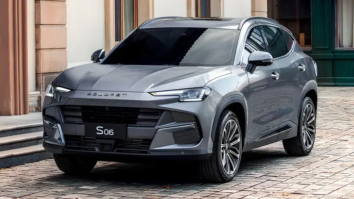 «Дочка» Chery представит в России новый недорогой кроссовер: первые подробности о новинке