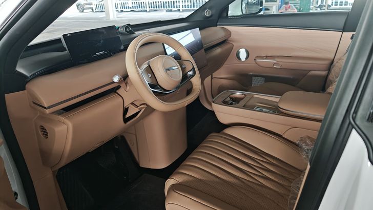 Интерьер Exlantix ET