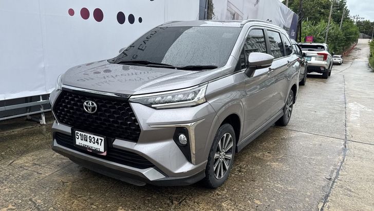 В России появилась дешевая семиместная Toyota, которая стоит дешевле «китайцев»