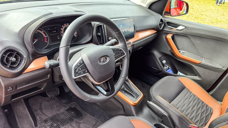 Интерьер LADA Iskra SW Cross