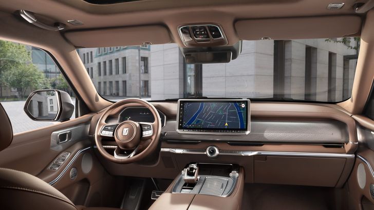 Интерьер Tank 700