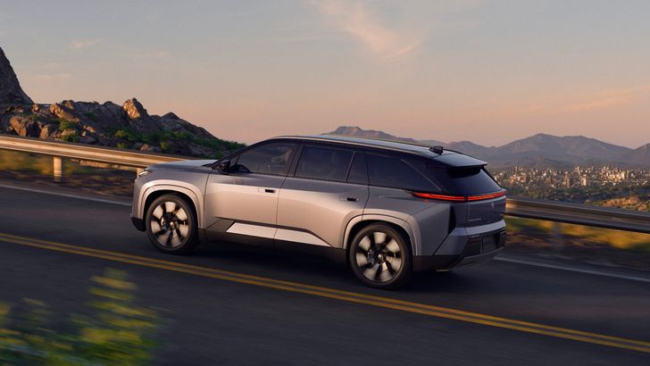 Toyota Highlander BEV