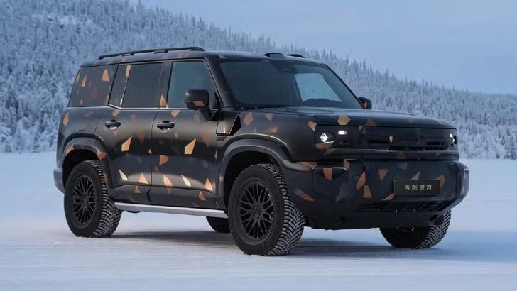 Тоже «Крузер», но не Toyota: Geely впервые показала новый брутальный внедорожник