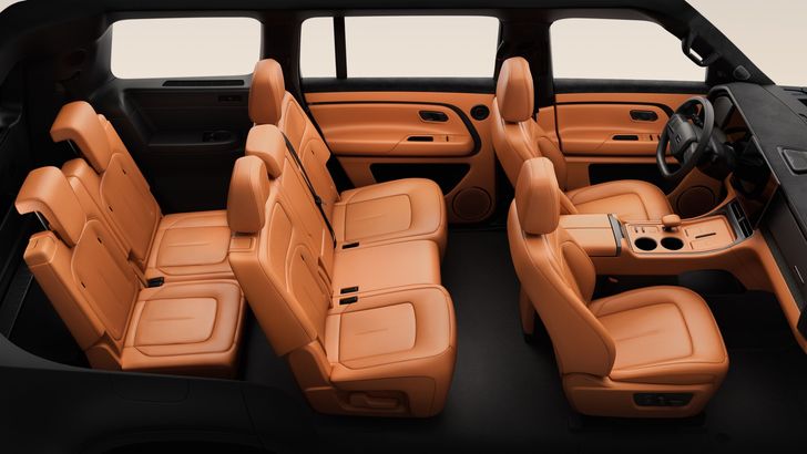 Бриллиант российской сборки: в России начались предпродажи нового внедорожника от художников Ferrari и Rolls-Royce