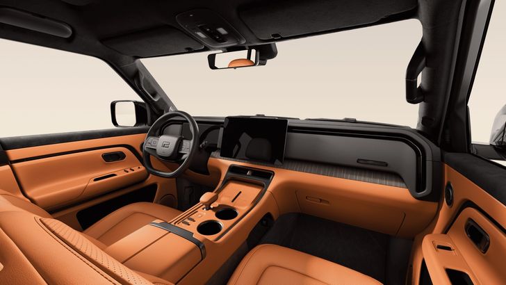 Бриллиант российской сборки: в России начались предпродажи нового внедорожника от художников Ferrari и Rolls-Royce