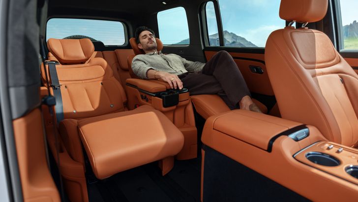 Бриллиант российской сборки: в России начались предпродажи нового внедорожника от художников Ferrari и Rolls-Royce