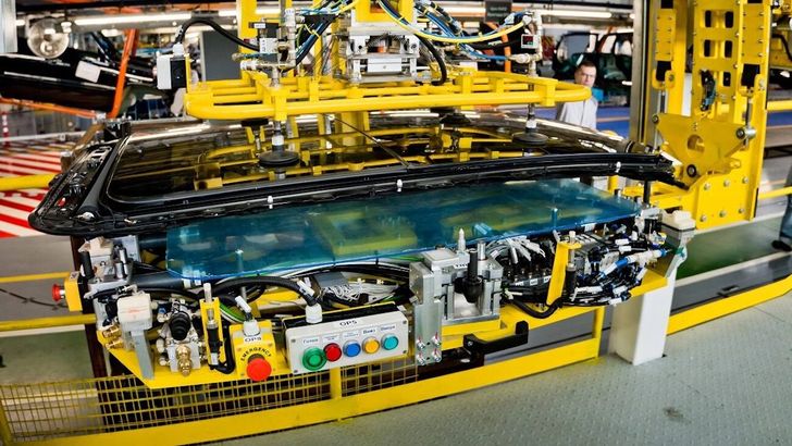 LADA Azimut на конвейере