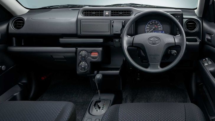 Интерьер Toyota Probox