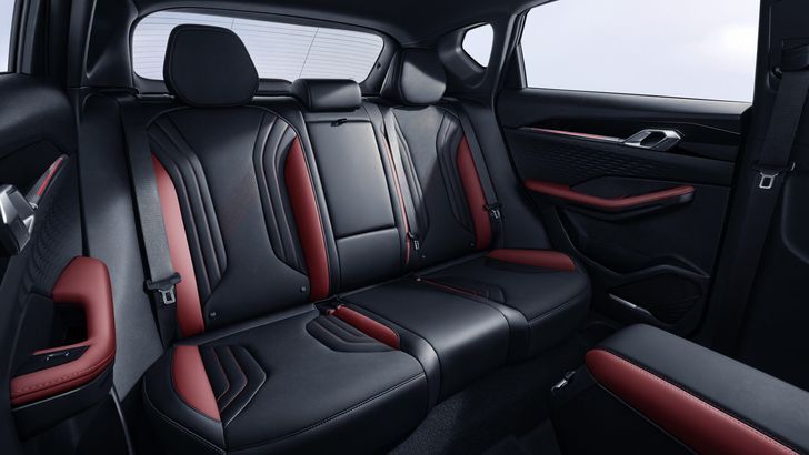 Интерьер Geely Coolray