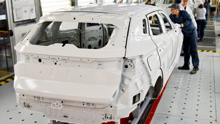 LADA Azimut в цехе окраски