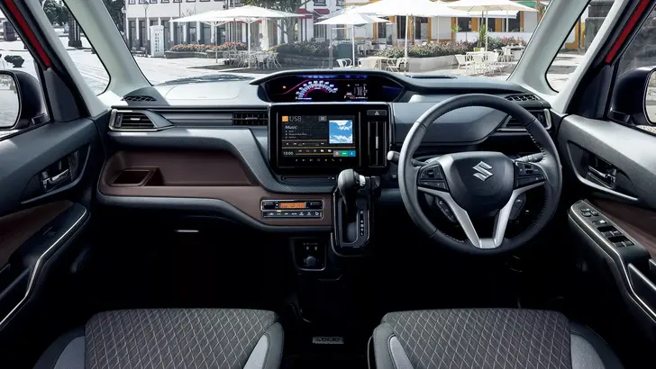 Интерьер Suzuki Solio