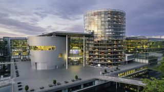 Завод Volkswagen Gläserne Manufaktur в Дрездене