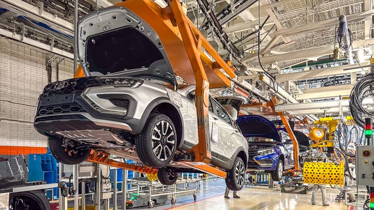 Производство автомобилей LADA