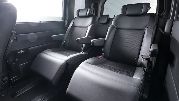 Интерьер Honda Stepwgn Spada