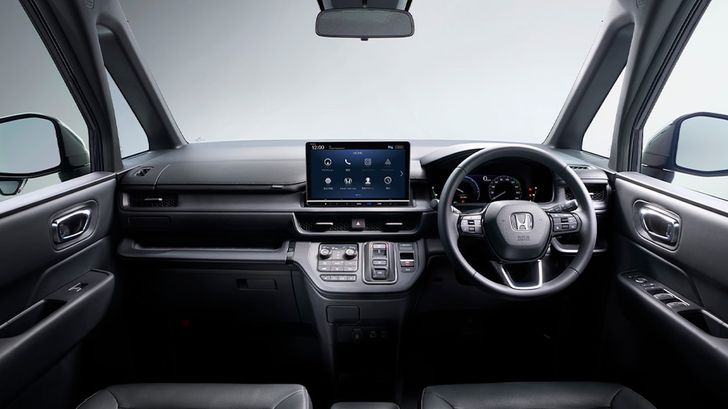 Интерьер Honda Stepwgn Spada