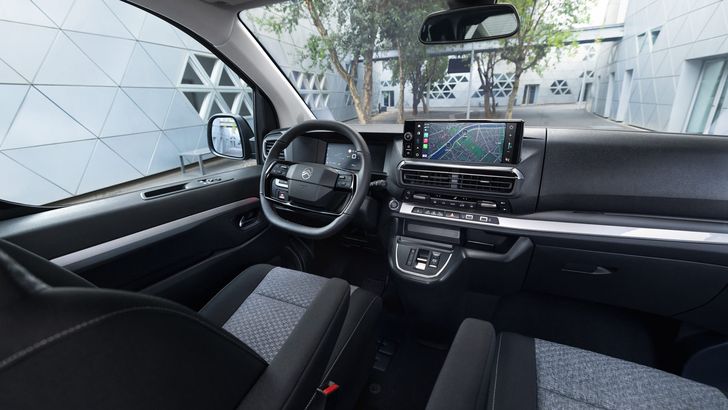 Интерьер Citroen SpaceTourer