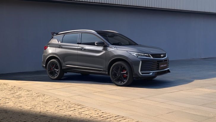 Популярный кроссовер Geely появился в России в новом облике. Сколько он стоит Популярный кроссовер Geely появился в России в новом облике. Сколько он стоит