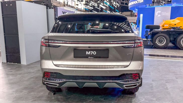 «Москвич М70»